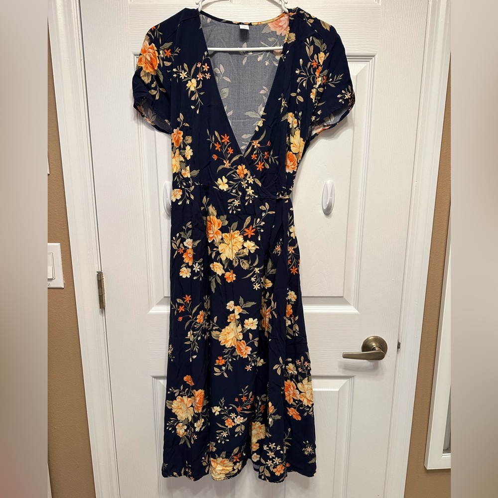 Old Navy Blue Wrap Floral Dress 🌼